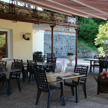 Hotel Restaurant Le Chalet Cortaillod Bagian luar foto