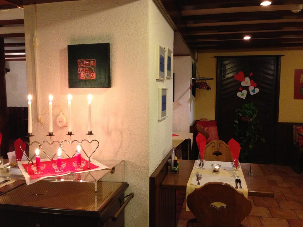 Hotel Restaurant Le Chalet Cortaillod Bagian luar foto