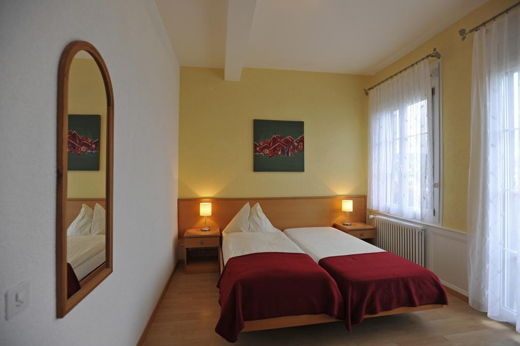 Hotel Restaurant Le Chalet Cortaillod Bagian luar foto