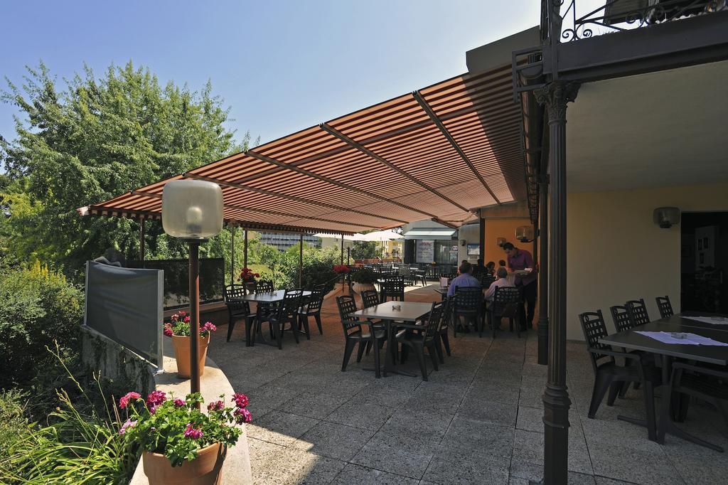 Hotel Restaurant Le Chalet Cortaillod Bagian luar foto