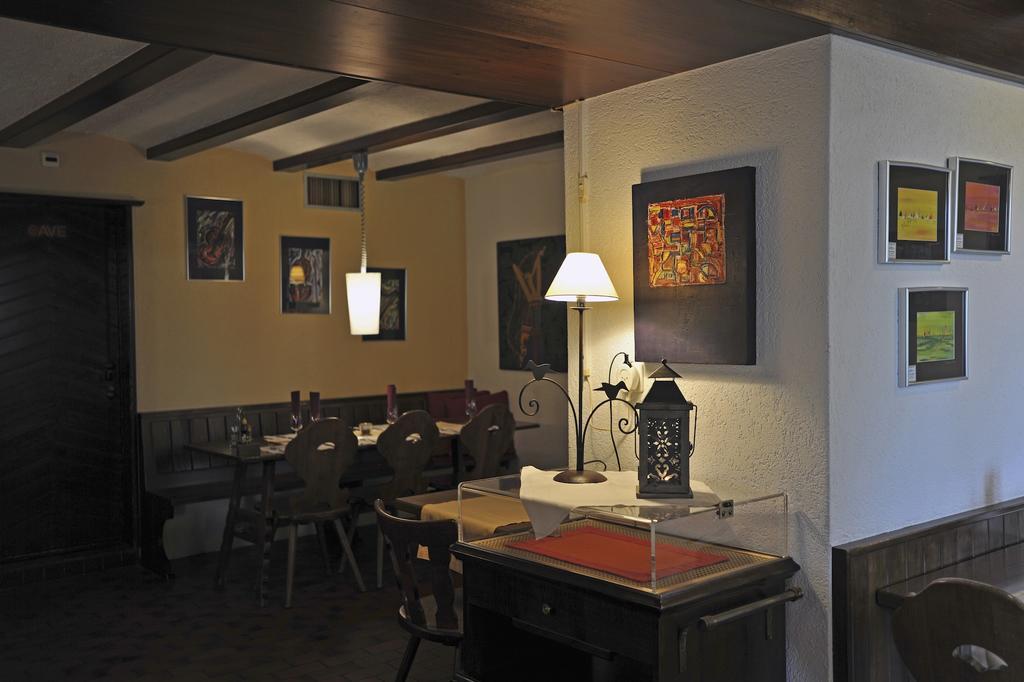 Hotel Restaurant Le Chalet Cortaillod Bagian luar foto