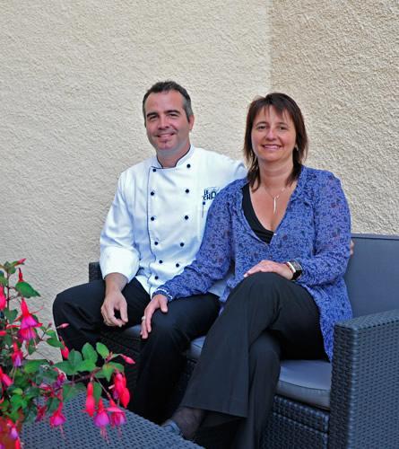 Hotel Restaurant Le Chalet Cortaillod Bagian luar foto