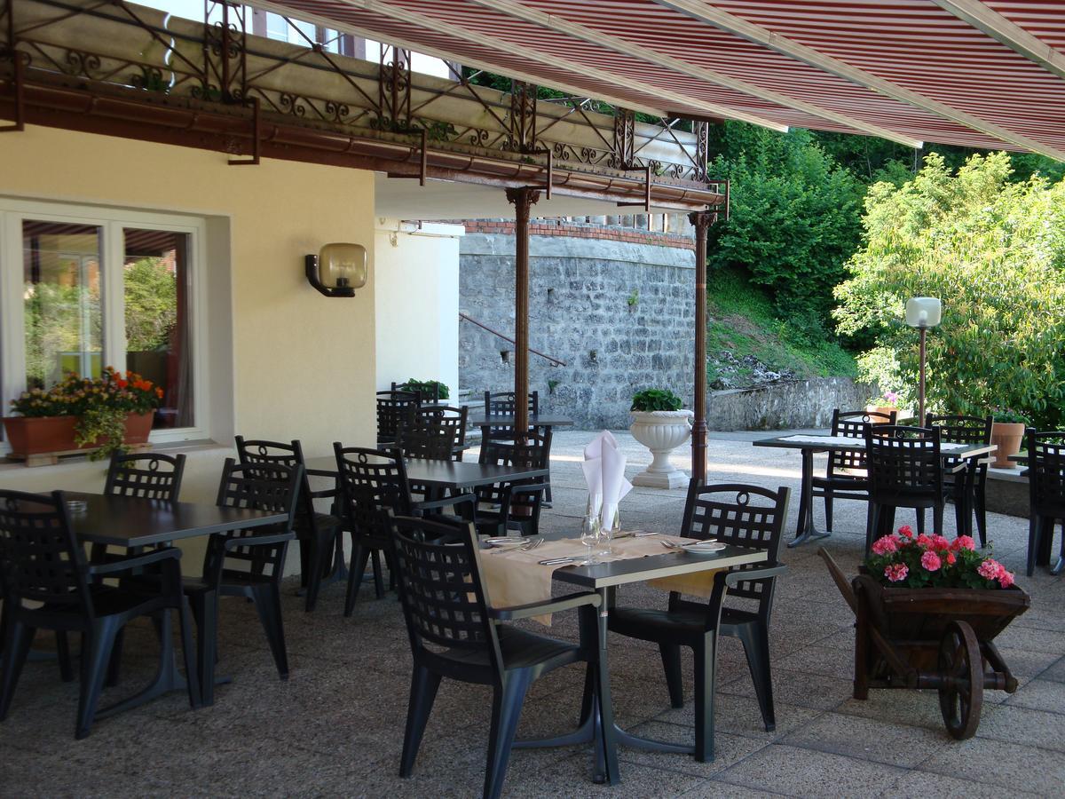 Hotel Restaurant Le Chalet Cortaillod Bagian luar foto